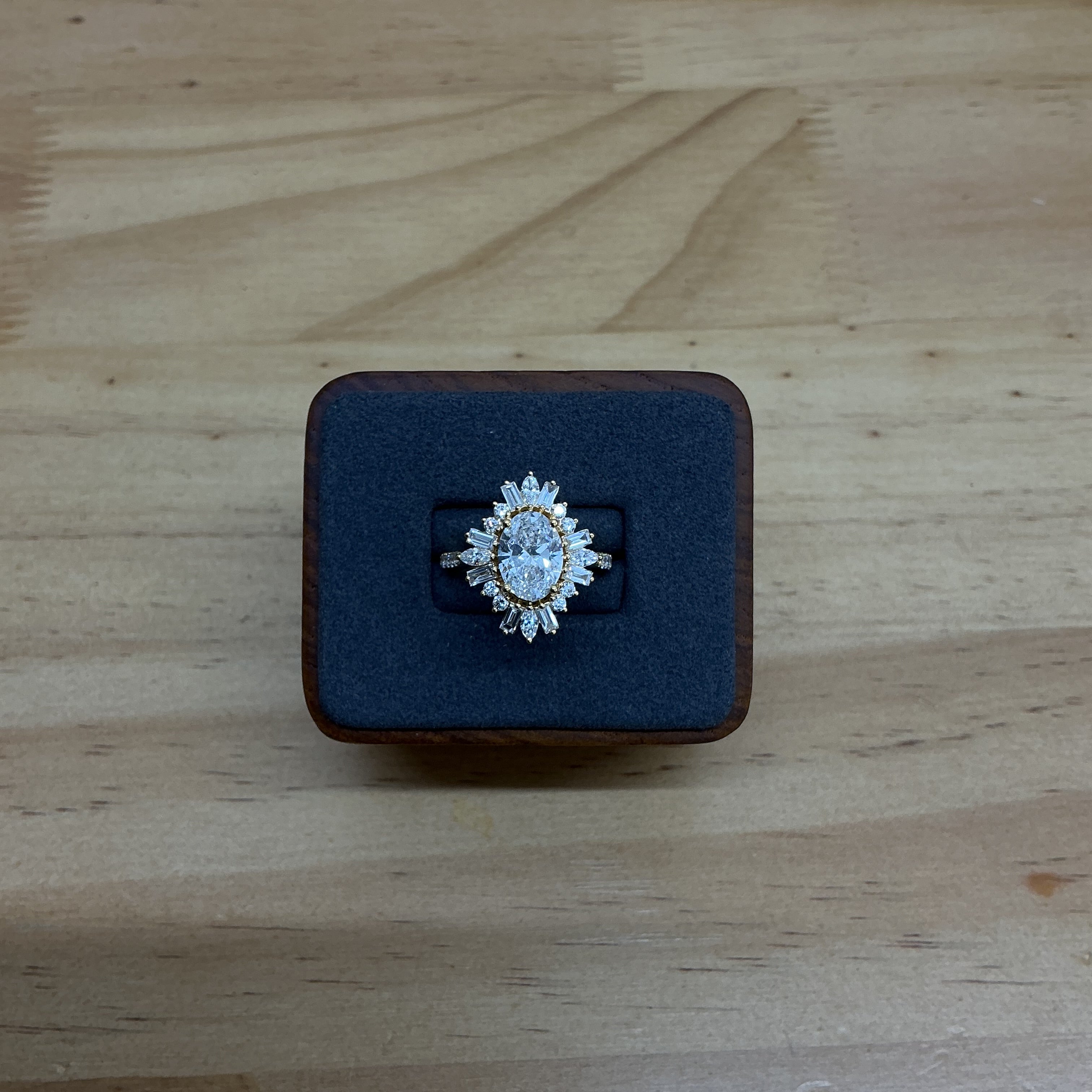 Wedding ring 14k yellow Gold and Diamond