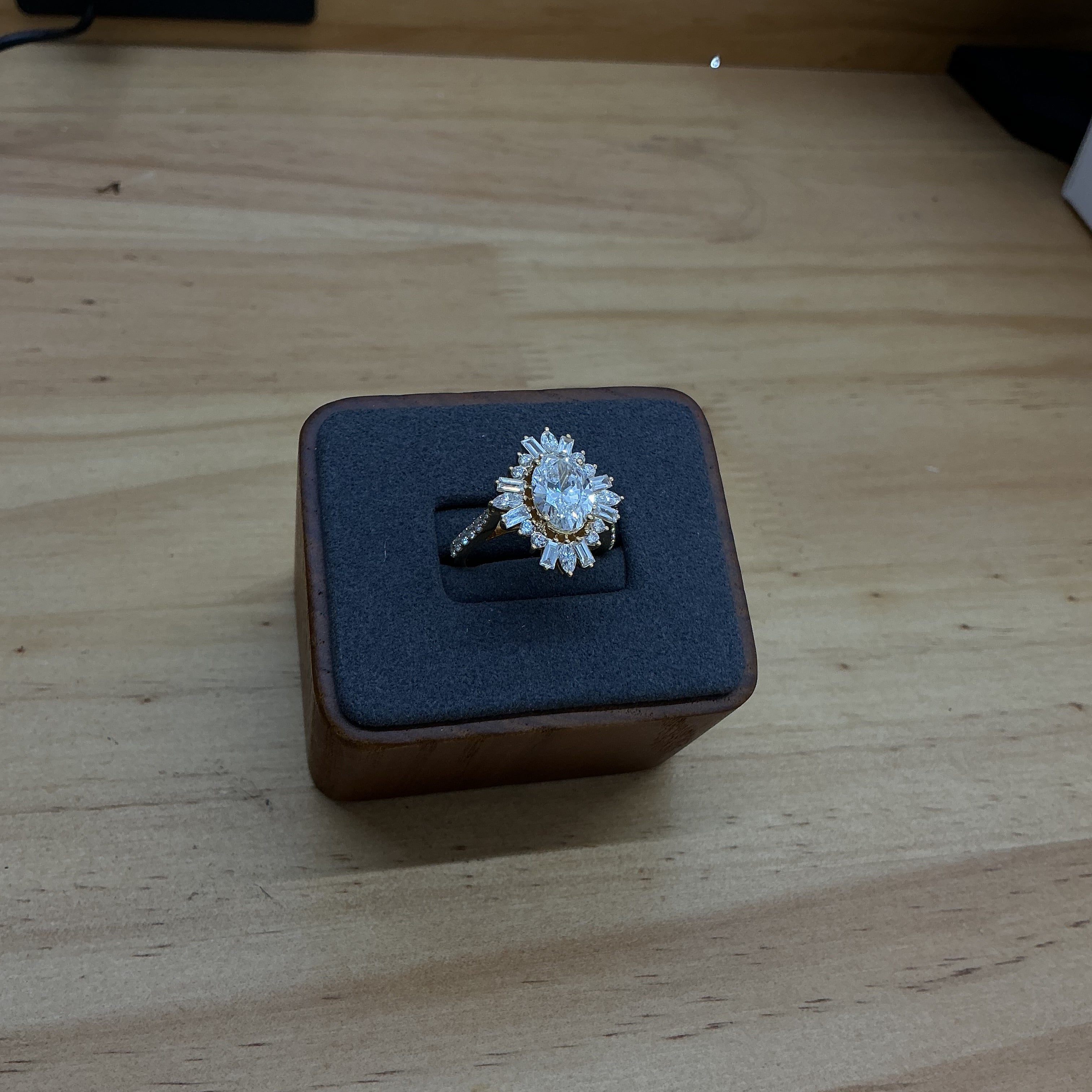 Wedding ring 14k yellow Gold and Diamond