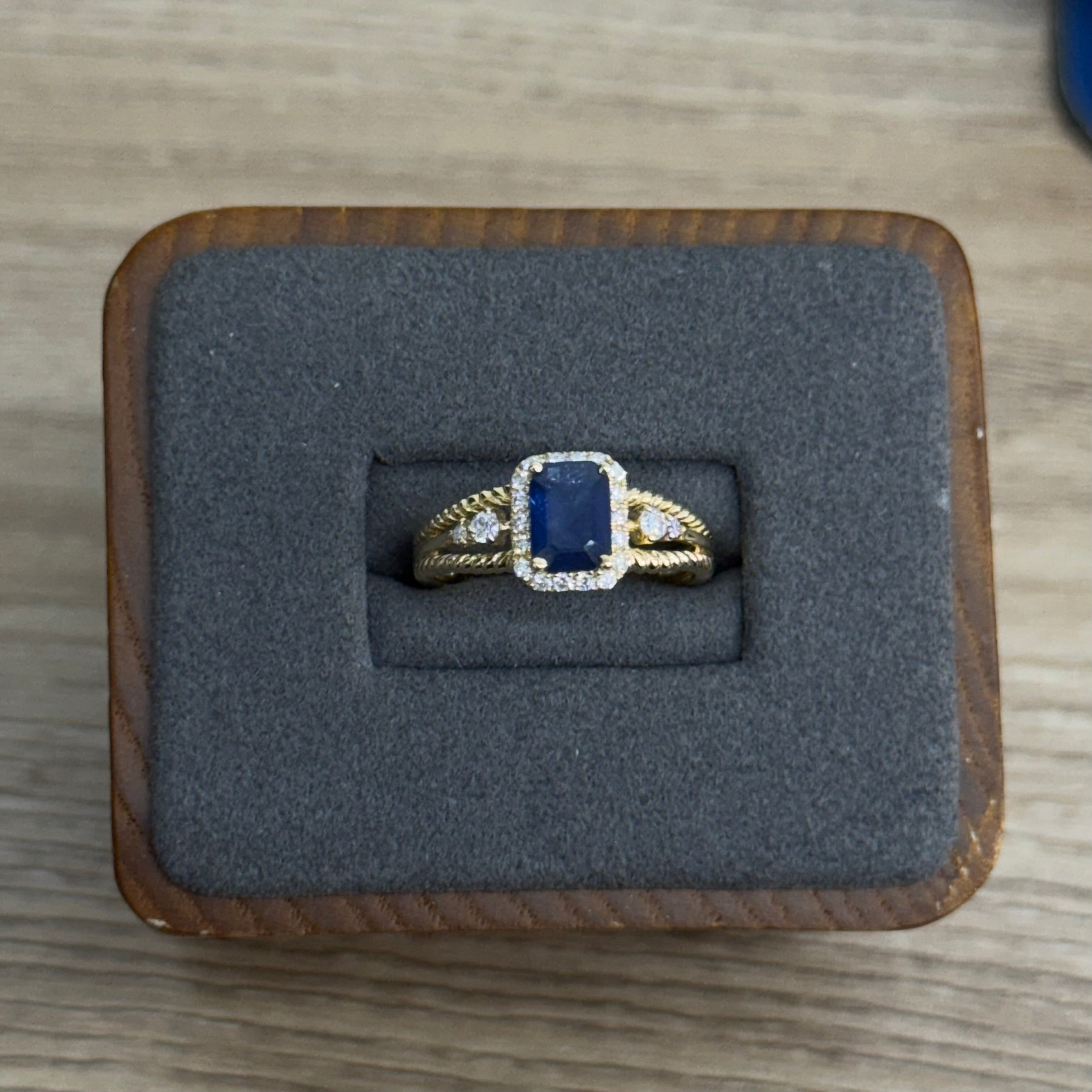 Blue majesty sapphire ring