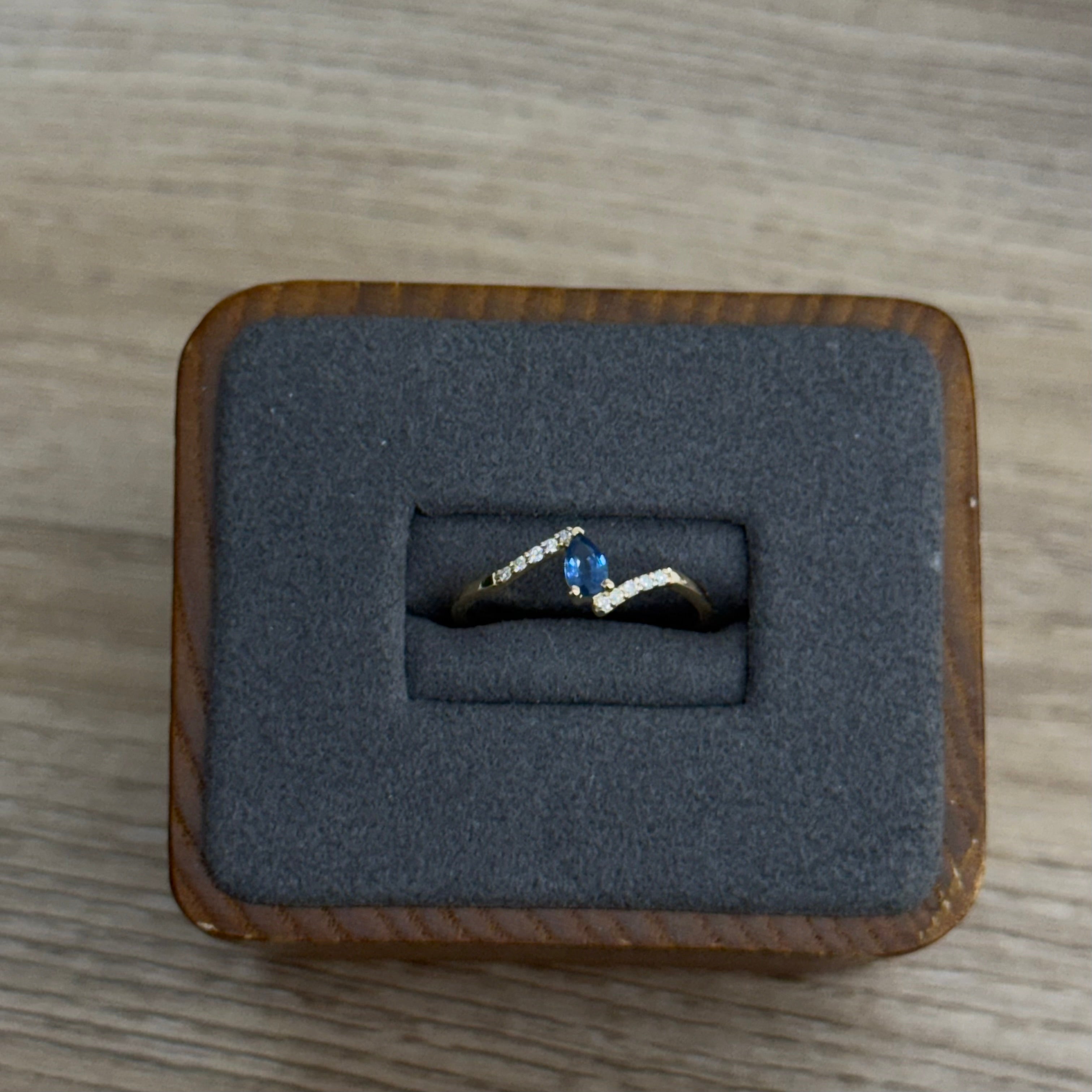 Ring sapphire