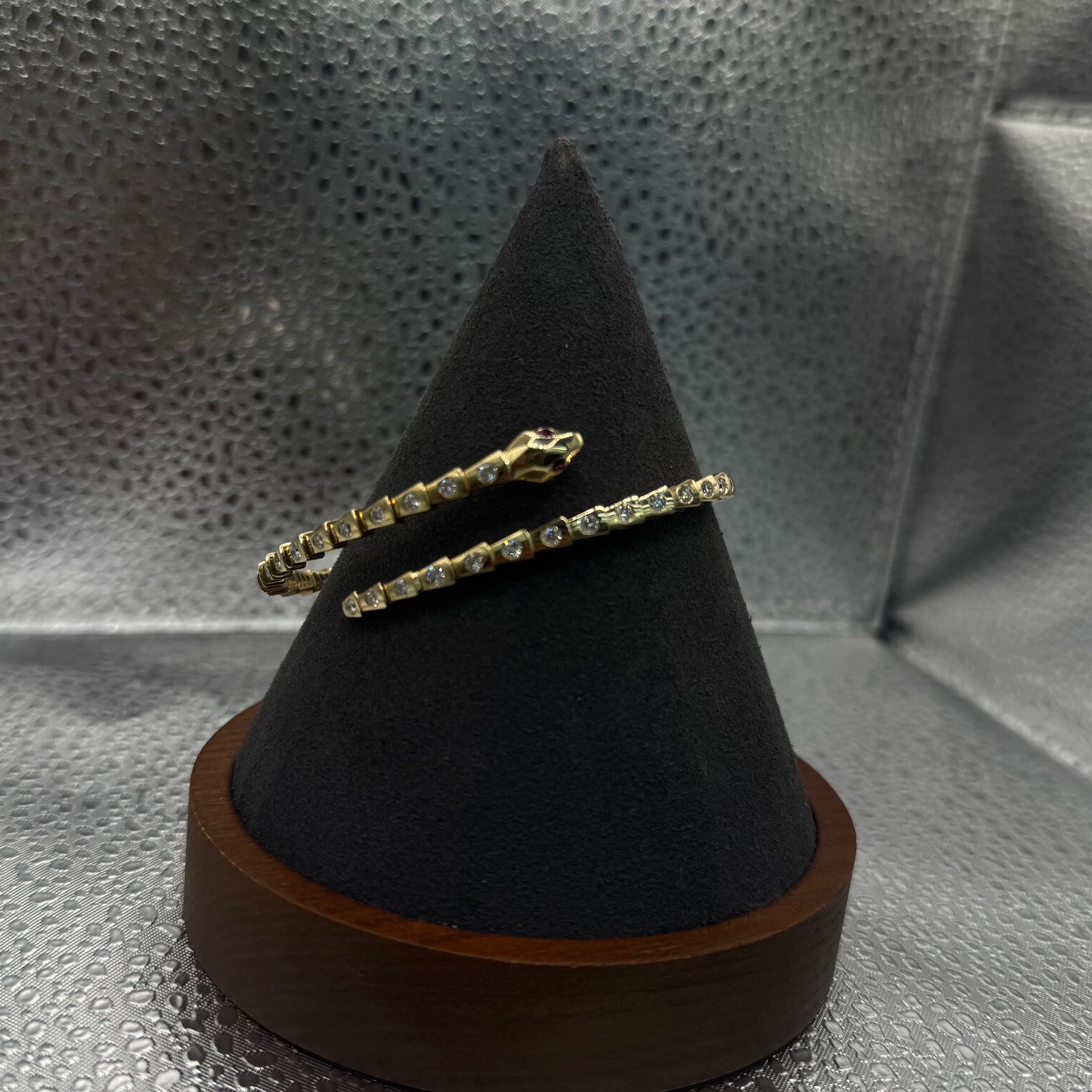 BRACELET SNAKE SHAPE 14K YELLOW GOLS AND DIAMOND 1.75CT